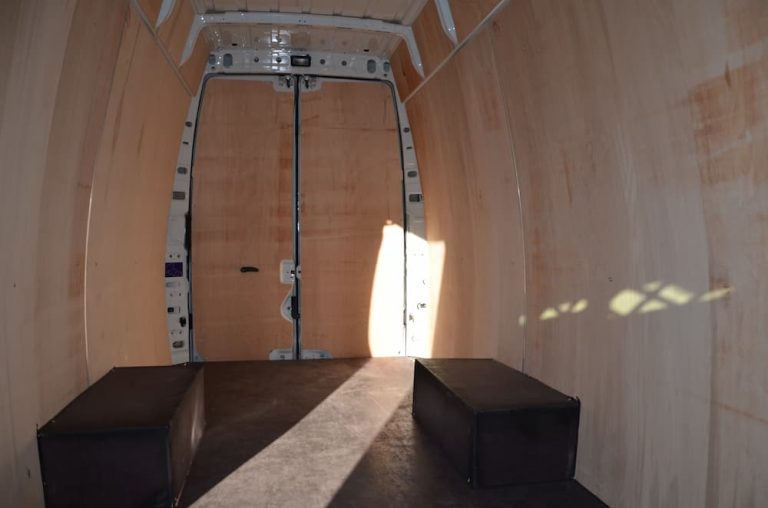 Panelvan Araçlarda Gürültü ve Titreşim Sorunu Neden Olur?