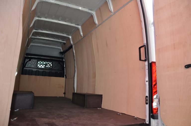 Panelvan Araçlarda Yük Taşıma Sırasında Oluşan Hasarlar Nasıl Önlenir?